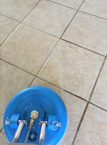 Cleaning Tile and Grout (1)
