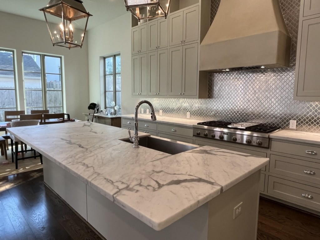 Polished Marble Countertops vs Honed Marble Countertops in the Kitchen